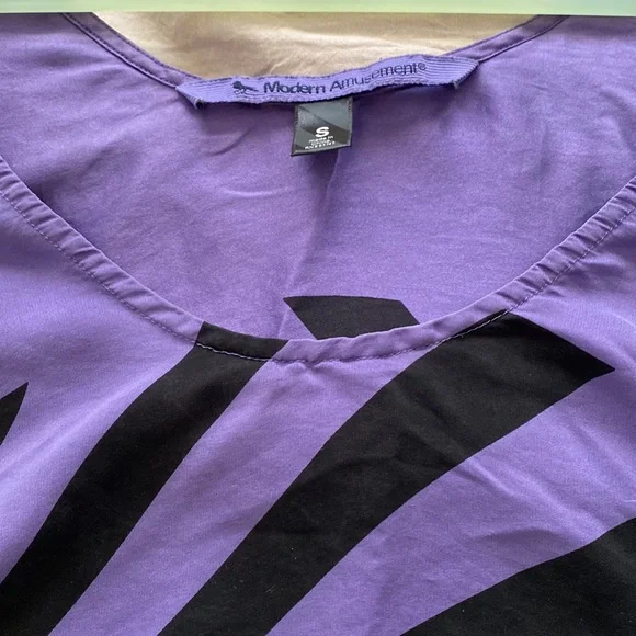 Fun electric dress - Picture 3 of 7